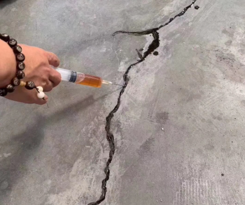 六枝特混凝土裂缝修补技术详解​